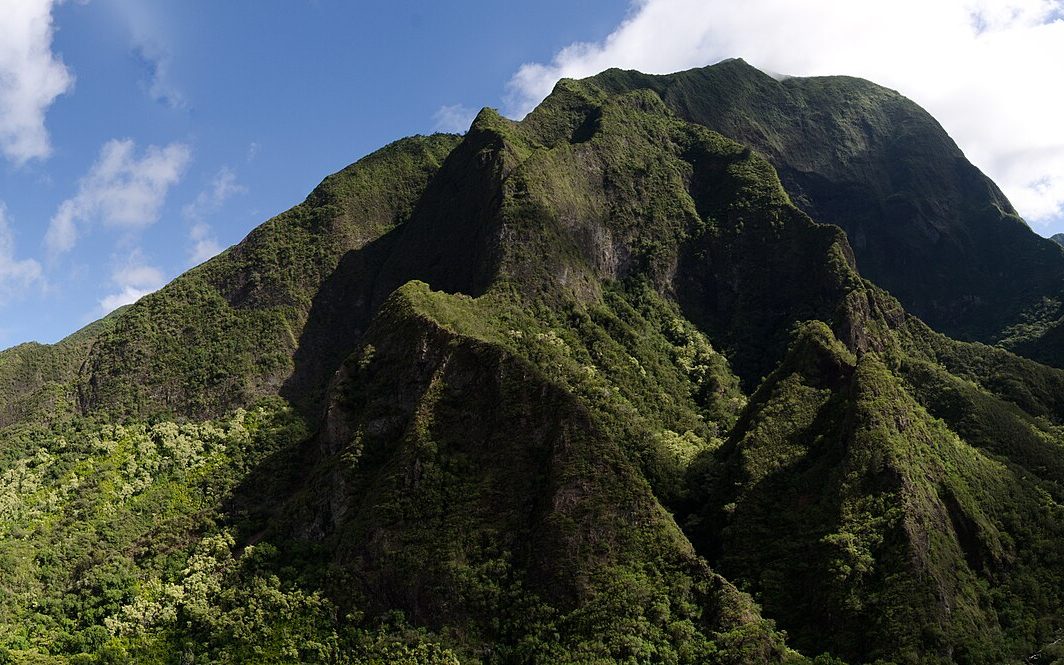 ʻĪao Valley, central Maui — Maui flight from PDX