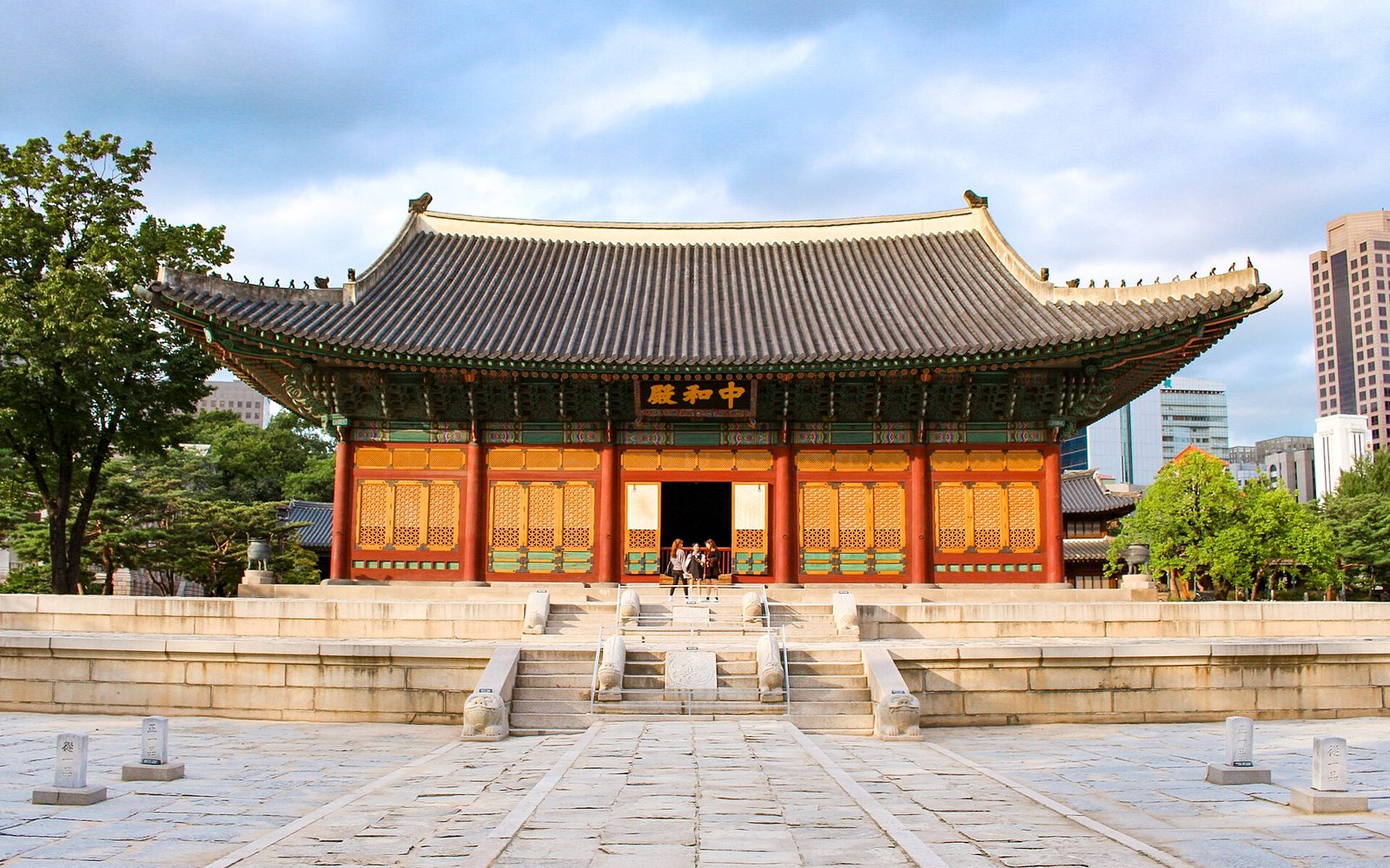 Junghwajeon, Deoksugung — Seoul flight from SEA